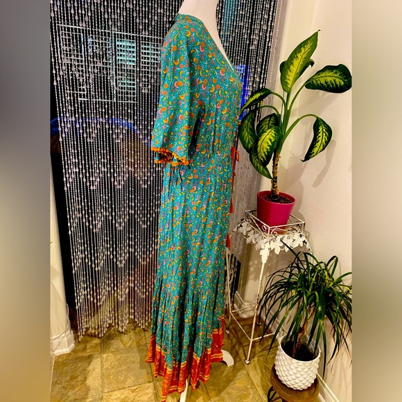 VIVIMOS MAXI DRESS NWT - Picture 2 of 7